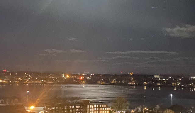 Ocean/city view penthouse Luxury 3 level with bright floorplan and killer view