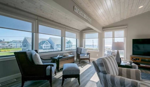 Ocean Front Home, Sleeps 13, Steps to the Ocean!