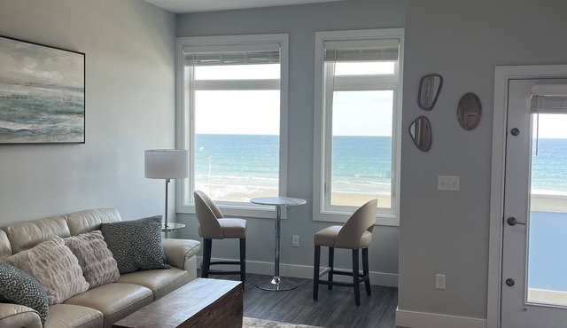 Ocean front Studio across from beach