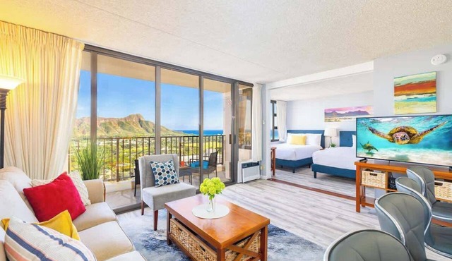 Ocean-view condo near Waikiki Beach
