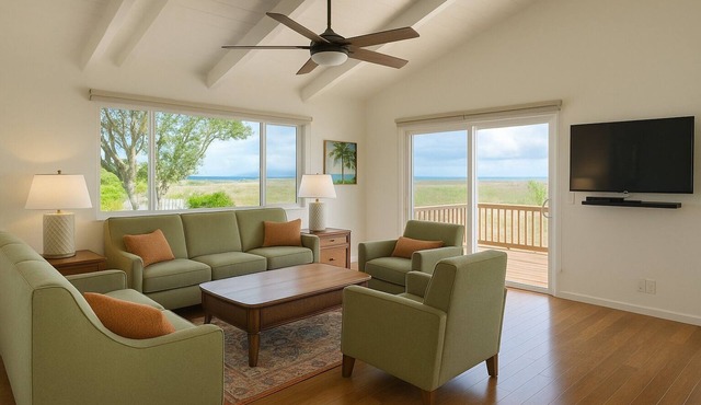 Ocean View Retreat – Walk to Town and Beaches– A/C – Fast WiFi - Self Check-In