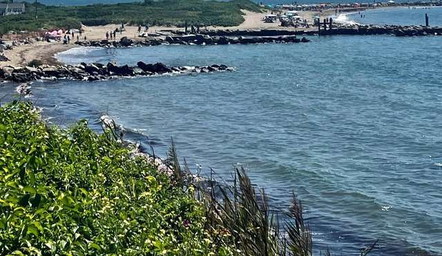 Oceanfront Beach Cottage For Rent in Point Judith!