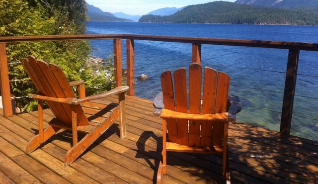 Oceanfront, Spectacular Views, Sauna, Minutes to Sechelt. A Sunshine Coast Hub!
