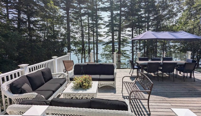 Oceanfront, views from every room! Spacious midcoast retreat with private dock