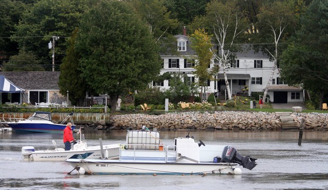 "Old River House", FAMOUS HISTORIC ELEGANCE. Waterfront/Crashing Ocean Sounds