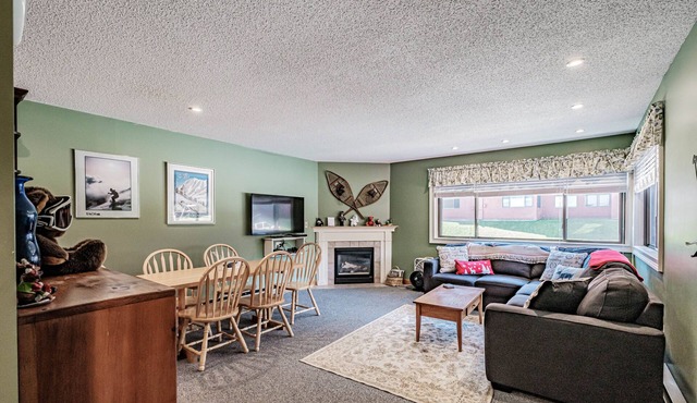 On Mountain two bedroom unit sleeping 6
