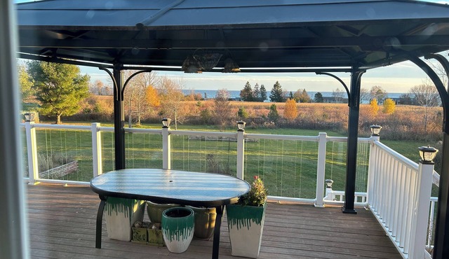 one suit share kitchen, dining room, leaving room, with AC in Colborne