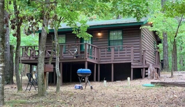Orange Blossom | Sleeps 6 | Pond View Deck, Fireplace & Near Beavers Bend
