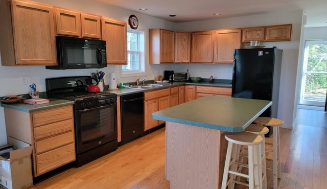 OWL HOUSE | SCREEN PORCH | 4 Bed, 2.5 Bath