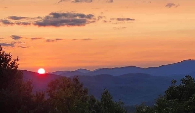 Panoramic views Endless relaxation! Blue Ridge Pky in Purlear