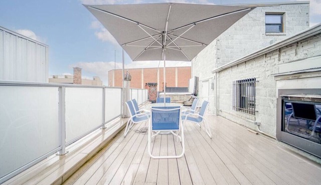 Parlor City Estate: Luxury Loft W/ Hot Tub & Gym