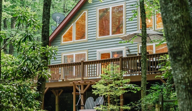 Peaceful Cabin| Hot Tub + Fire Pit | Blowing Rock