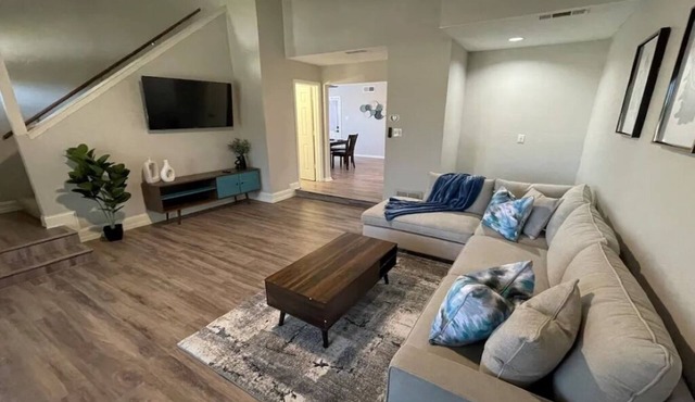 Peaceful Home in DFW Center