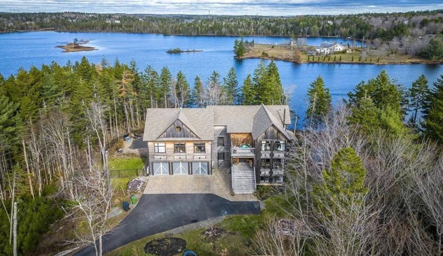 Peaceful Retreat on Schmidt Lake