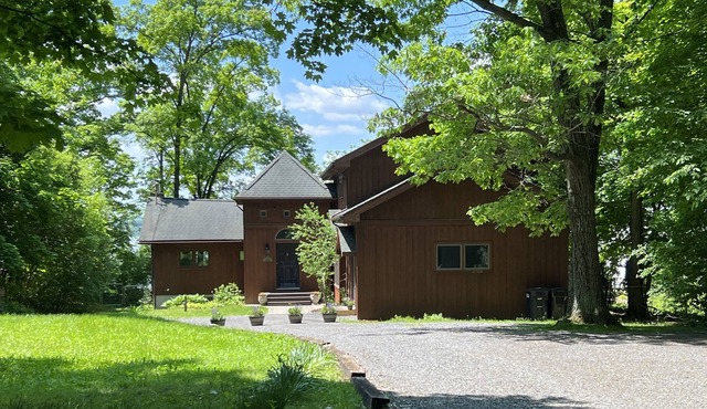 Peaceful retreat in the heart of the Finger Lakes with 100 ft of lake front