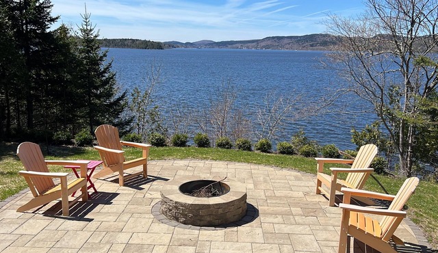 Peaceful Waterfront Escape Firepit Perfect for Two