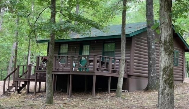 Peach Blossom | Sleeps 6 | Pond View Deck, Fireplace & Near Beavers Bend