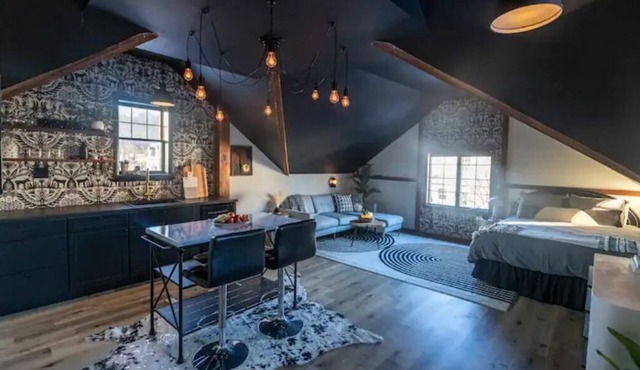 Peekskill Carriage House Downtown Studio