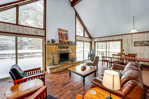 Pere Marquette Riverfront Cabin w/Fishing Access