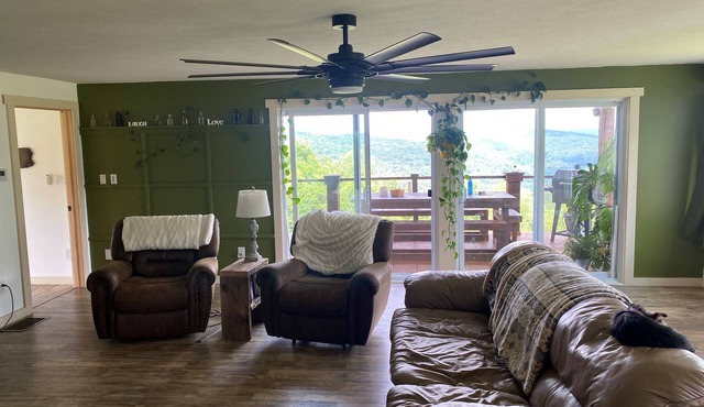 Perfect 4-bedroom house in welcoming Russell with a breathtaking view