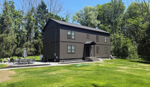 Perfect 7-bedroom house located minutes away from Race Track and Spac
