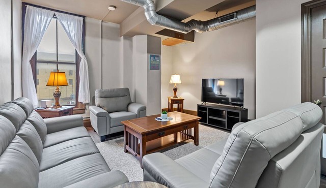 Perfect Blend of Convenience & Comfort in the heart of Syracuse NY