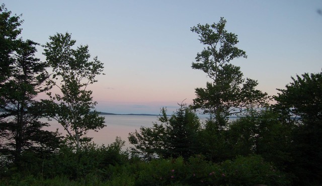 Perfect family get away, wonderful view of Penobscot Bay, sleeps 8.