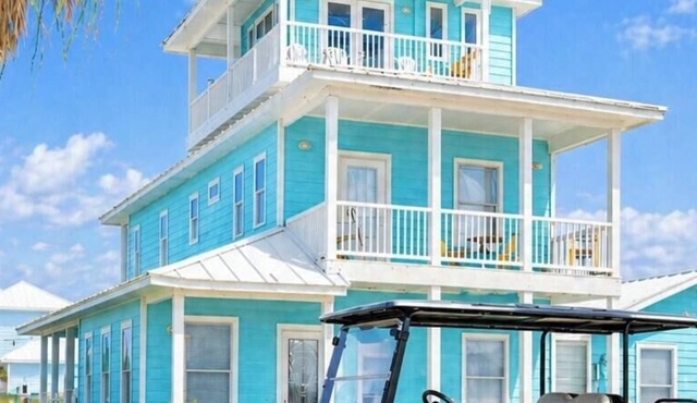 Perfect for big families! Pet Friendly! Ocean View & Boardwalk to Beach