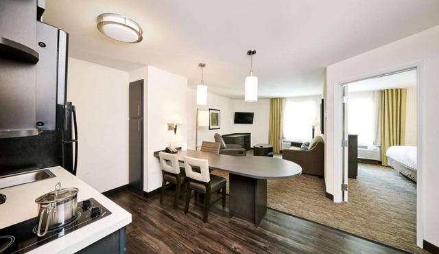 Perfect for Groups! 4 Spacious Units with Kitchens, Pets are Welcome!