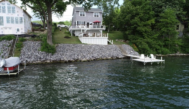 Perfect Lakeside Getaway