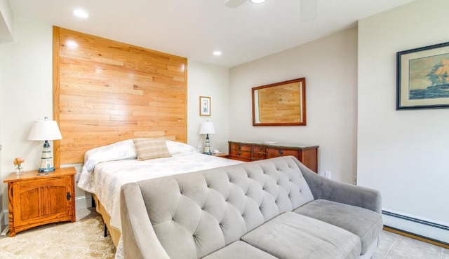 Pet-Friendly Garden Studio ~ 25 Mi to Boston!