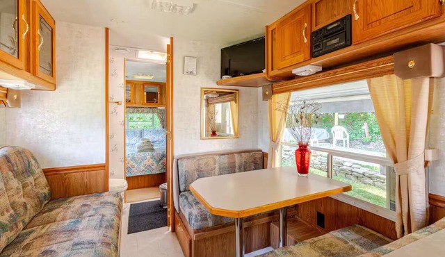 Pet Friendly Glamping Hot Tub Fire Pit Patio