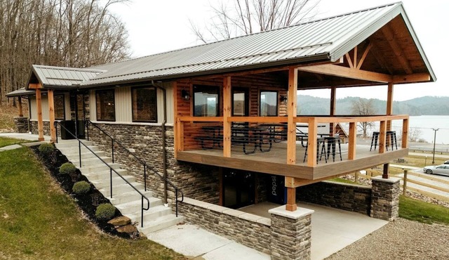 Pet-Friendly Tree Cabin by Tappan Lake with Lofted Space in Ohio