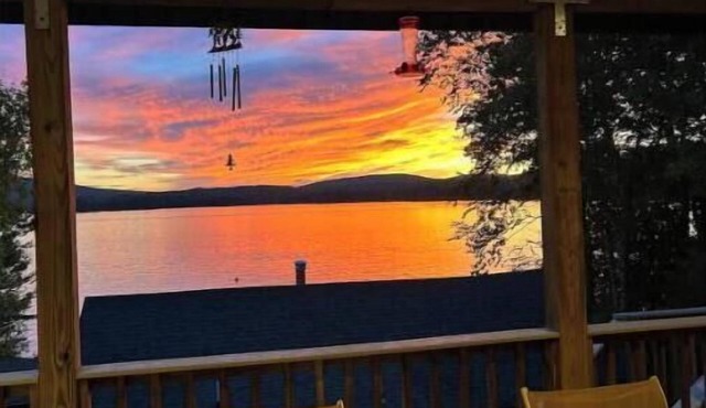 Picturesque Loft on Branch Lake near Acadia National Park