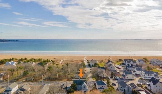 Pine Point Beach House - steps from the beach!