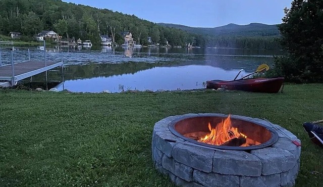 Pines + Paddles - Lakeside Retreat in the Mountains