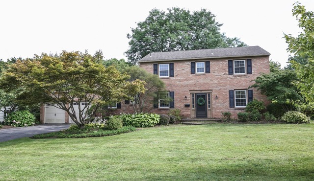Pittsford Village Home. Walk to Everything Restaurants, Shops, Canal Trail.