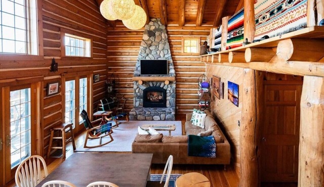 Pleasant Mountain Cabin - Ski-In/Out & Lake Views!