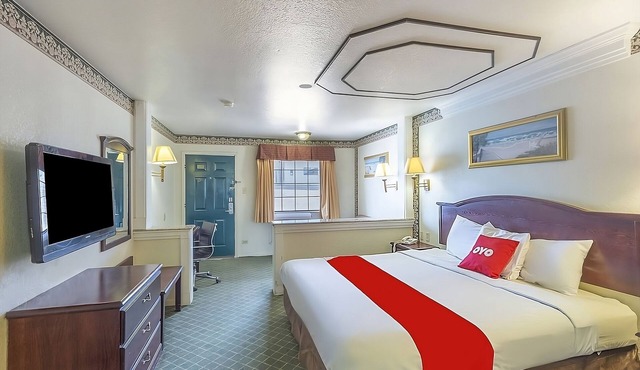 Pleasant Stay, Convenient Location! Pets are Allowed with Free Parking!