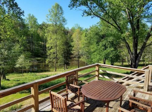 Pond View (Second bedroom at extra cost) in Stanardsville