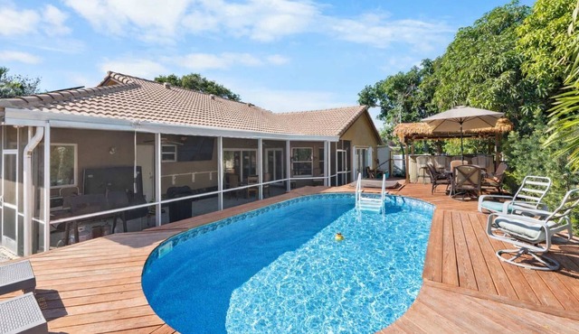Pool, Bar & Games | Ft Lauderdale Home