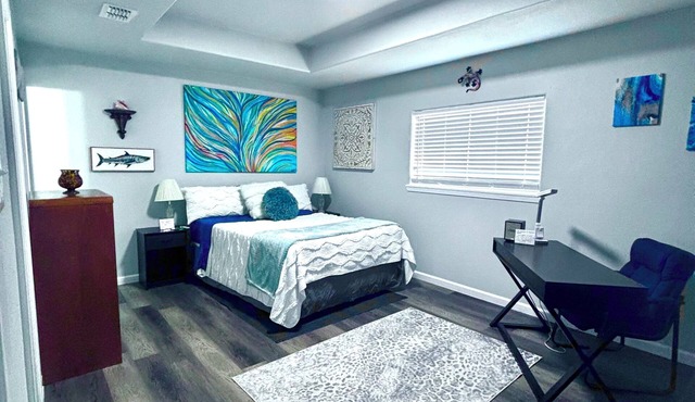 PRIME LOCATION IMMACULATE COZY GETAWAY MINUTES FROM BEACH &DOWNTOWN