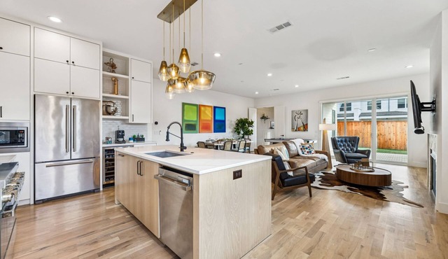 Prime World Cup Access Sleeps 8 - 10 New Luxury Build