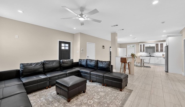 Private 2BR, 1 Bath Home with Full Kitchen on Enclosed Property