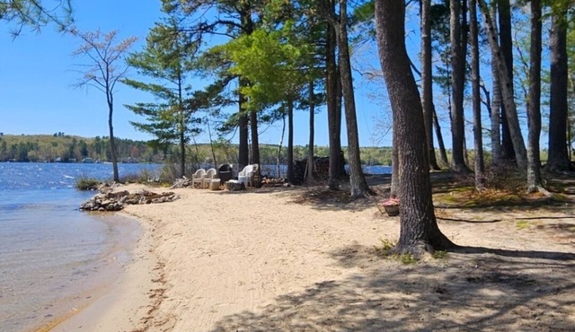Private beach on Long Lake, cabin + adorable bunkhouse
