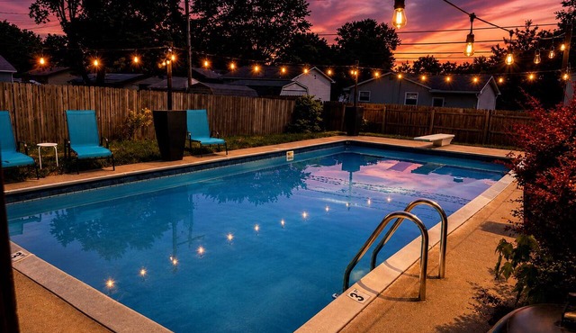 Private Heated Pool Hot Tub Fenced Yard