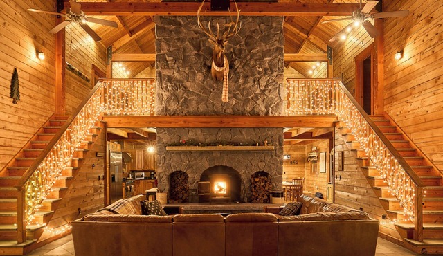 Private Luxury Cabin Deep in Nature. 175 Acres. Near Fryeburg, Bridgeton, Conway