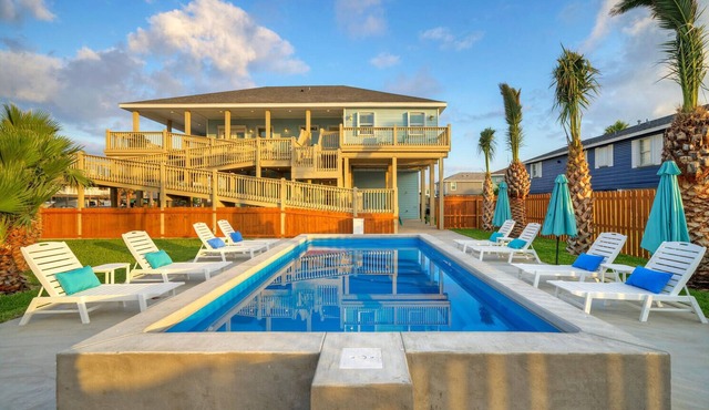 Private Pool, Game Room + Fire Pit Golf Cart Zone Near Beach | Beacharita