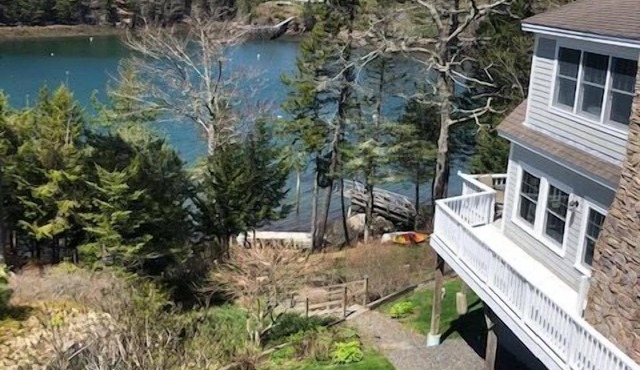 Puffin Perch - Waterfront Apartment on Linekin Bay - Fire Pit & Dock Access
