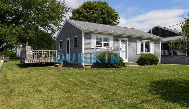 Quaint Cottage, Short Walk to Salt Pond Access, Close to Beaches